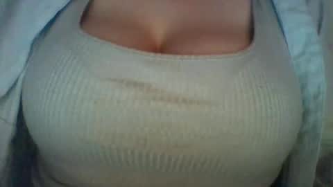 Snapshot of layannalea chatting on 11-28-25, 02:58 layannalea online show from 11-28-25, 02:58