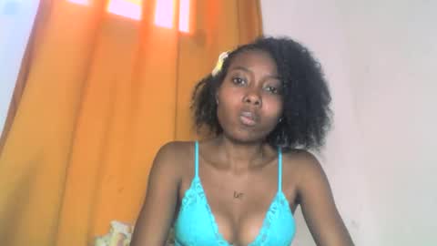 layannek online show from 10-10-25, 08:13