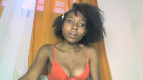 layannek online show from 10-12-25, 12:04