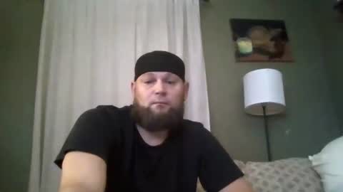 Snapshot of layinlow42 chatting on 10-17-25, 02:37 layinlow42 online show from 10-17-25, 02:37