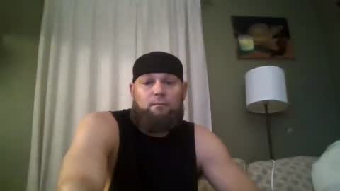 Snapshot of layinlow42 chatting on 10-21-25, 05:19 layinlow42 online show from 10-21-25, 05:19