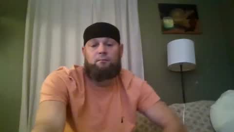 Snapshot of layinlow42 chatting on 10-22-25, 03:07 layinlow42 online show from 10-22-25, 03:07