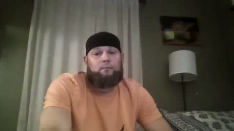 Snapshot of layinlow42 chatting on 10-29-25, 10:39 layinlow42 online show from 10-29-25, 10:39