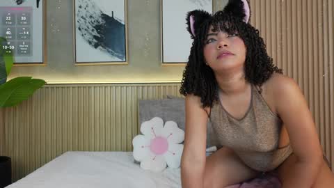 Snapshot of layla_banks_ chatting on 05-29-26, 08:07 Layla online show from 05-29-26, 08:07