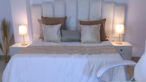 Layla Breezee online show from 05-26-26, 11:50