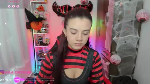 Layla online show from 10-21-25, 02:51