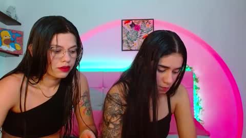 Snapshot of layla_roma chatting on 09-15-25, 02:55 Lia and Rachel online show from 09-15-25, 02:55