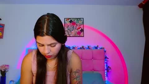 Snapshot of layla_roma chatting on 10-06-25, 01:36 Lia and Rachel online show from 10-06-25, 01:36