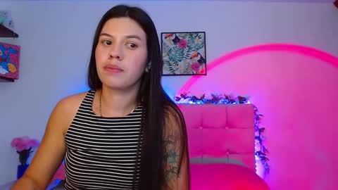 Snapshot of layla_roma chatting on 11-28-25, 02:14 Lia and Rachel online show from 11-28-25, 02:14