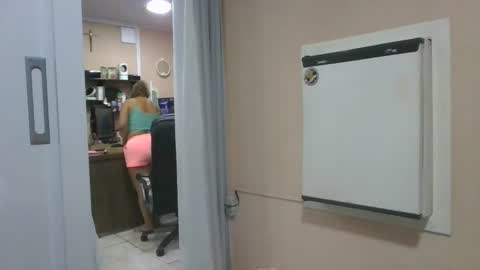 Snapshot of laylabrasil chatting on 03-06-25, 11:53 kelly online show from 03-06-25, 11:53