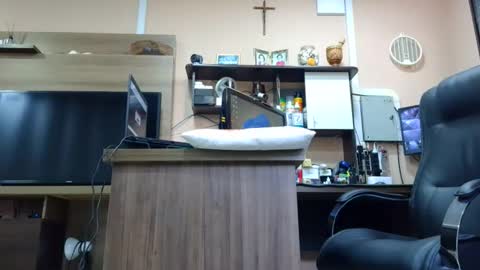 Snapshot of laylabrasil chatting on 09-29-25, 08:35 kelly online show from 09-29-25, 08:35