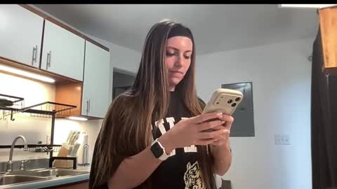 Snapshot of laylahlaylah1 chatting on 11-20-25, 05:01 laylahlaylah1 online show from 11-20-25, 05:01