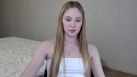 Snapshot of laylla001 chatting on 01-15-25, 09:45 Laylla001 online show from 01-15-25, 09:45