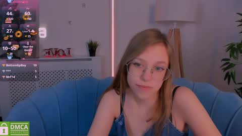 Snapshot of layriantavee chatting on 01-05-25, 01:04 layriantavee online show from 01-05-25, 01:04