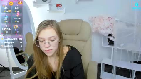 Snapshot of layriantavee chatting on 02-03-25, 01:08 layriantavee online show from 02-03-25, 01:08