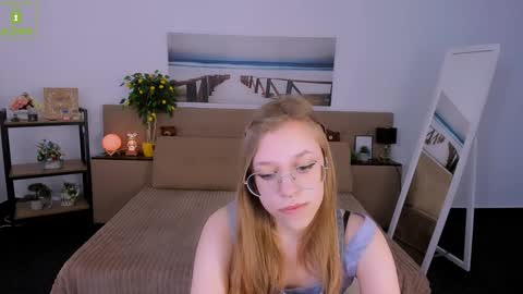 Snapshot of layriantavee chatting on 03-05-25, 01:17 layriantavee online show from 03-05-25, 01:17