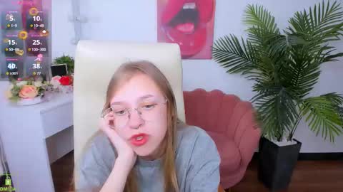 Snapshot of layriantavee chatting on 09-15-25, 06:02 layriantavee online show from 09-15-25, 06:02