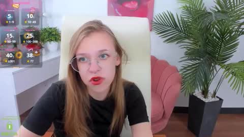 Snapshot of layriantavee chatting on 09-22-25, 06:15 layriantavee online show from 09-22-25, 06:15