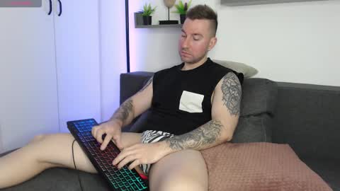 Laz online show from 09-28-25, 05:24