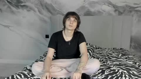 Alex online show from 05-27-26, 06:16