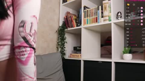 Lisa online show from 09-17-25, 03:52