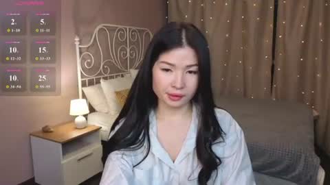 Snapshot of lea_apple chatting on 06-17-26, 12:24 lea_apple online show from 06-17-26, 12:24