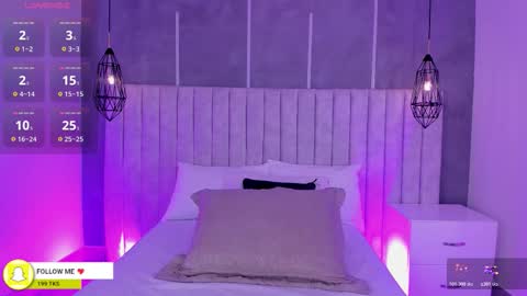 Snapshot of lea_gray chatting on 10-23-25, 07:12 online show from 10-23-25, 07:12