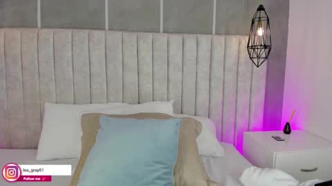 Snapshot of lea_gray chatting on 11-30-25, 05:17 online show from 11-30-25, 05:17