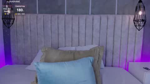 Snapshot of lea_gray chatting on 02-14-26, 06:26 online show from 02-14-26, 06:26