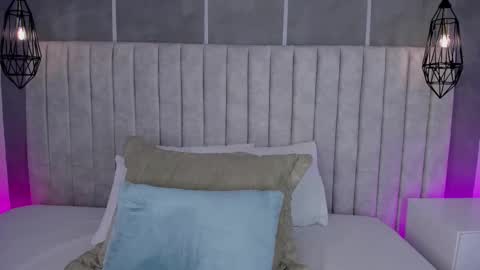 Snapshot of lea_gray chatting on 02-20-26, 06:30 online show from 02-20-26, 06:30