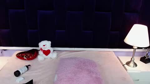 Snapshot of lea_moreau_ chatting on 03-06-25, 09:25 LeaMoreau online show from 03-06-25, 09:25