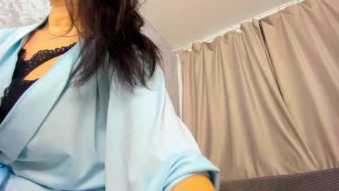 Lea online show from 04-04-26, 01:04