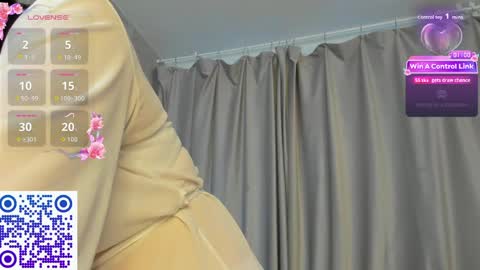 Snapshot of lea_shadom chatting on 04-19-26, 01:16 Lea online show from 04-19-26, 01:16