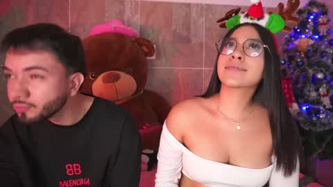 Snapshot of league_of_lovers2 chatting on 12-22-24, 12:17 Vero Andy and Caius online show from 12-22-24, 12:17