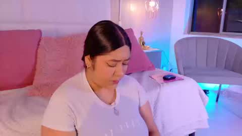 Snapshot of leah_bensoon chatting on 09-13-25, 03:01 Leah online show from 09-13-25, 03:01