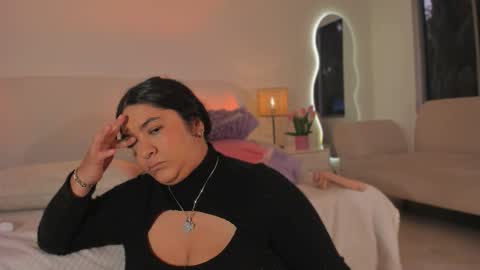 Snapshot of leah_bensoon chatting on 10-28-25, 04:09 Leah online show from 10-28-25, 04:09