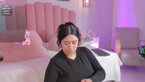 Snapshot of leah_bensoon chatting on 12-04-25, 02:48 Leah online show from 12-04-25, 02:48