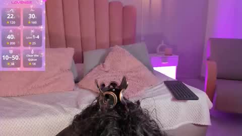 Snapshot of leah_bensoon chatting on 12-05-25, 02:36 Leah online show from 12-05-25, 02:36