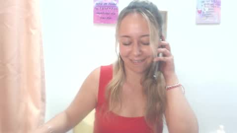 Snapshot of leah_susman chatting on 02-14-25, 01:45 leah_susman online show from 02-14-25, 01:45