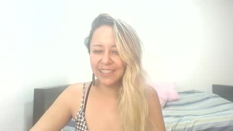 Snapshot of leah_susman chatting on 10-24-25, 02:35 leah_susman online show from 10-24-25, 02:35