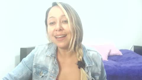 Snapshot of leah_susman chatting on 12-04-25, 02:21 leah_susman online show from 12-04-25, 02:21