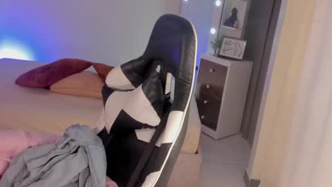 leahaltomm online show from 02-18-25, 09:42