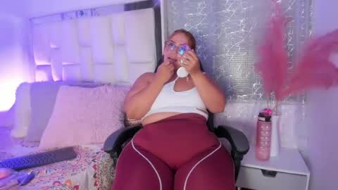 Snapshot of leahbarker chatting on 06-22-26, 03:08 Leah online show from 06-22-26, 03:08