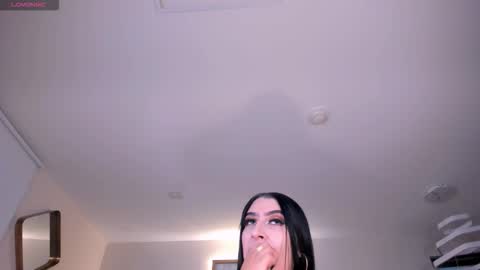 leahlombardi_ online show from 11-12-25, 03:18