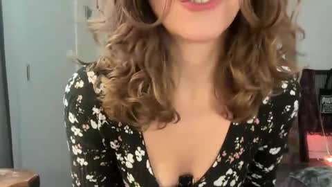 Snapshot of leahsparkles chatting on 02-09-26, 02:32 Leah Sparkles online show from 02-09-26, 02:32