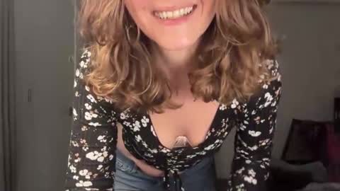 Snapshot of leahsparkles chatting on 03-23-26, 03:16 Leah Sparkles online show from 03-23-26, 03:16