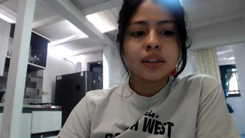 Snapshot of leahveg chatting on 07-23-26, 06:50 Leah online show from 07-23-26, 06:50