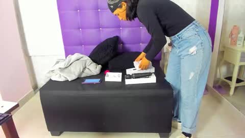 leamoreau__ online show from 11-14-25, 11:31