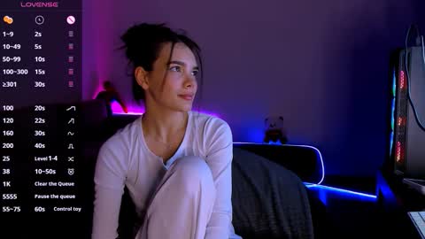 Snapshot of leanawill chatting on 11-21-25, 03:54 Leana online show from 11-21-25, 03:54