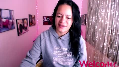 Snapshot of leandra_sex chatting on 01-14-25, 12:35 Leandra online show from 01-14-25, 12:35